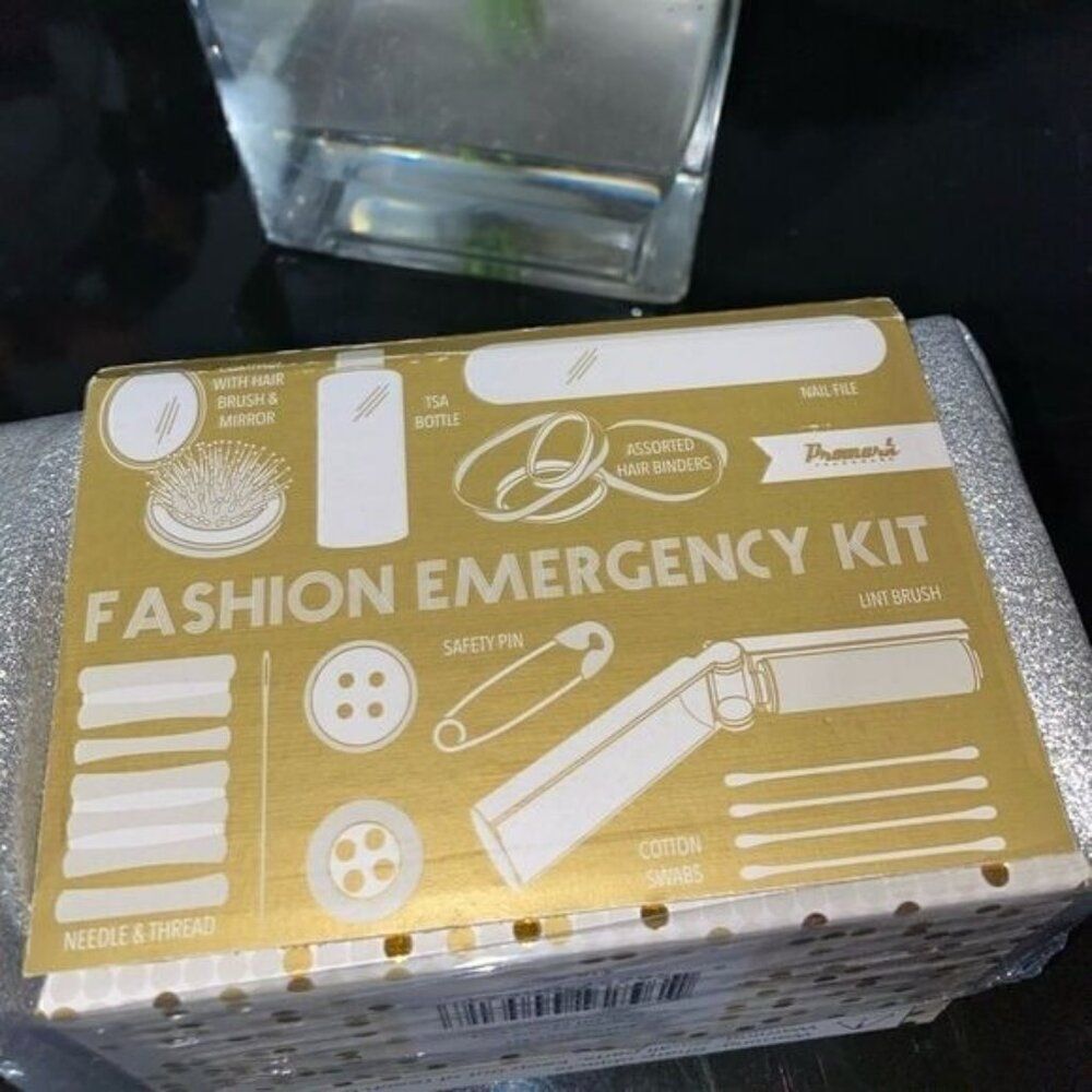 💄 🚨 Fashion Emergency Kit 🚨 💄 - Picture 3 of 3